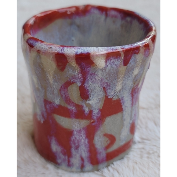 Red and white pottery cup piece - Picture 1 of 16